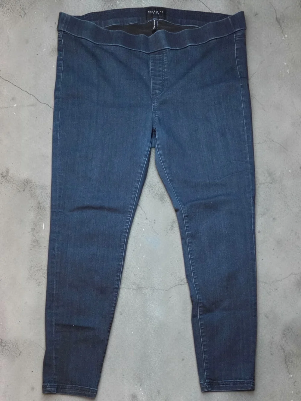 Celebrity Pink Women's Mid-Rise Skinny Jeans (Size 20 Inseam 28) **